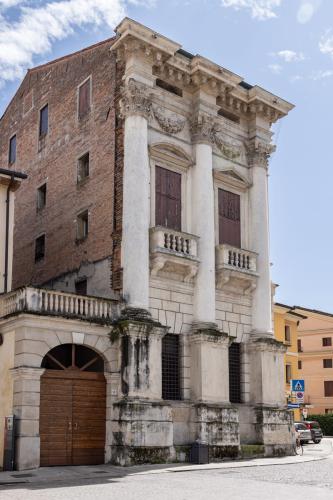 Facciata Palazzo Porto Breganze