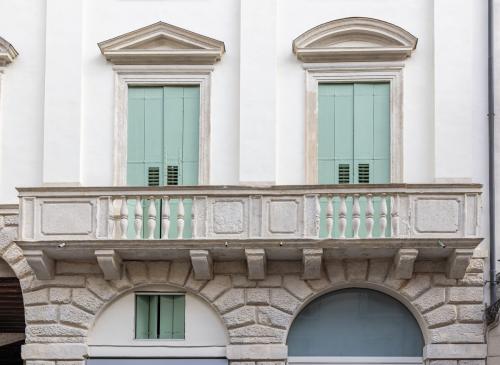 Dettaglio facciata Palazzo Poiana