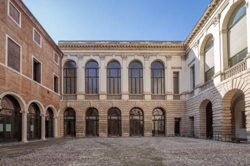 Facciate corte interna Palazzo Thiene