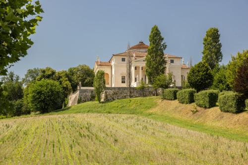 Esterno Villa Almerico Capra