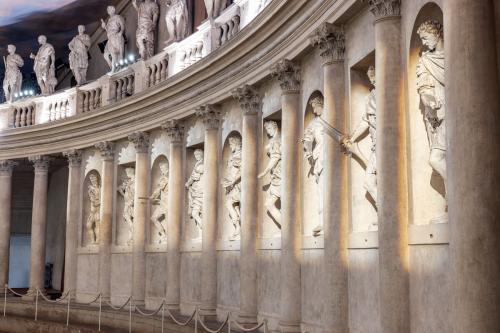 Dettaglio loggia corinzia Teatro Olimpico