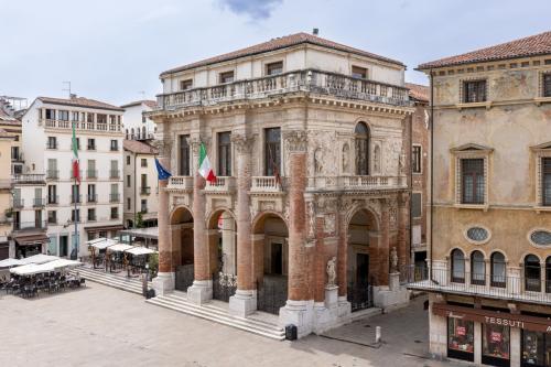 Esterno Loggia del Capitaniato
