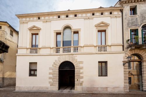Facciata Palazzo Da Monte
