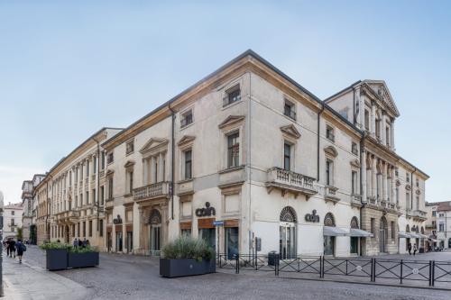 Esterno Palazzo Capra