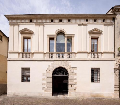 Facciata Palazzo Da Monte