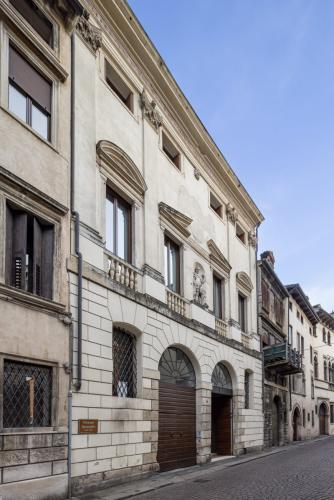 Esterno  Palazzo Garzadori