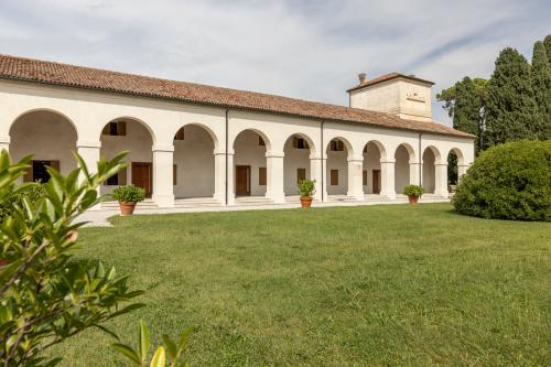 Barchessa lato est Villa Emo