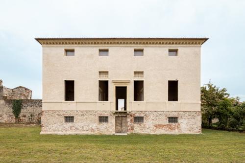 Facciata secondaria Villa Forni Cerato